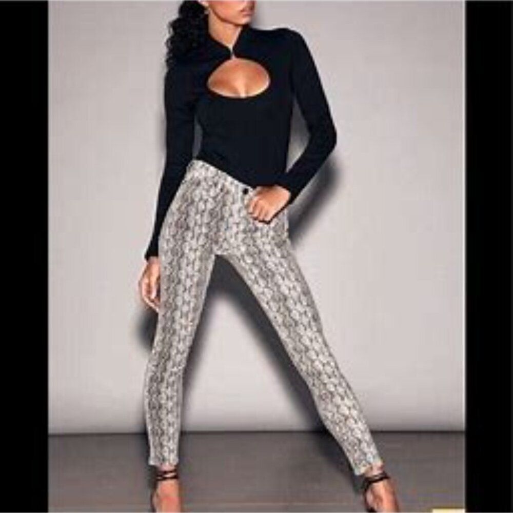 BLANKNYC The Reade Crop Snake Print Pants Urban Outfitters Size 29
